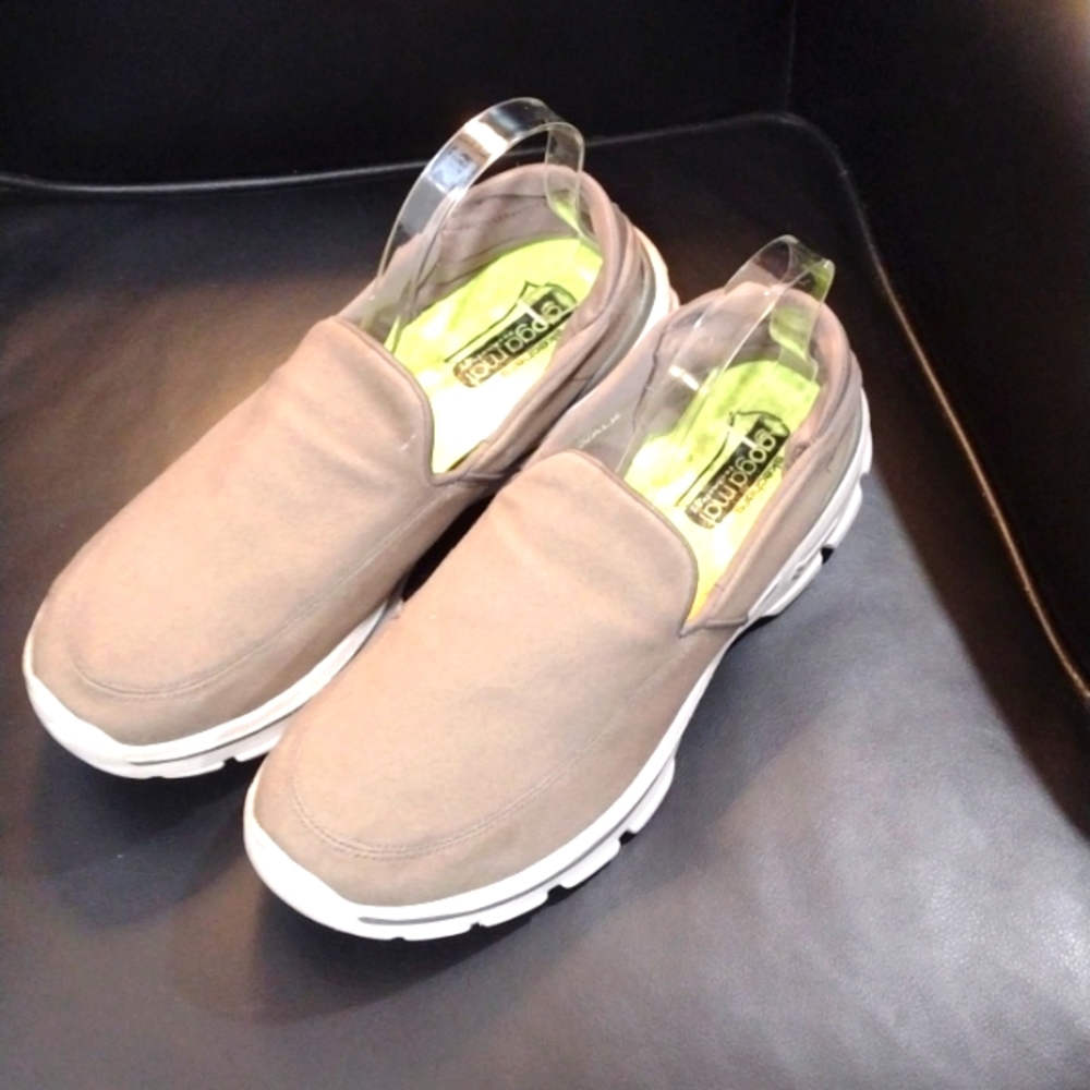 Men's Sketchers, Go Walk, like new, size 11